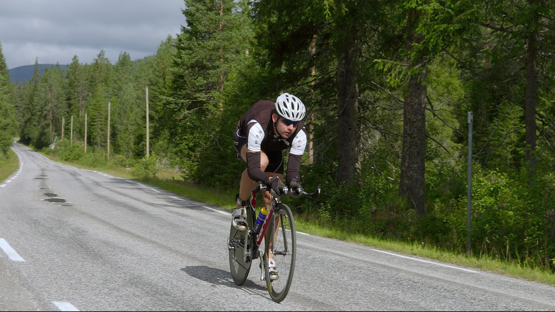 王者荣耀世界冠军杯落幕，中国战队斩获三连冠创历史