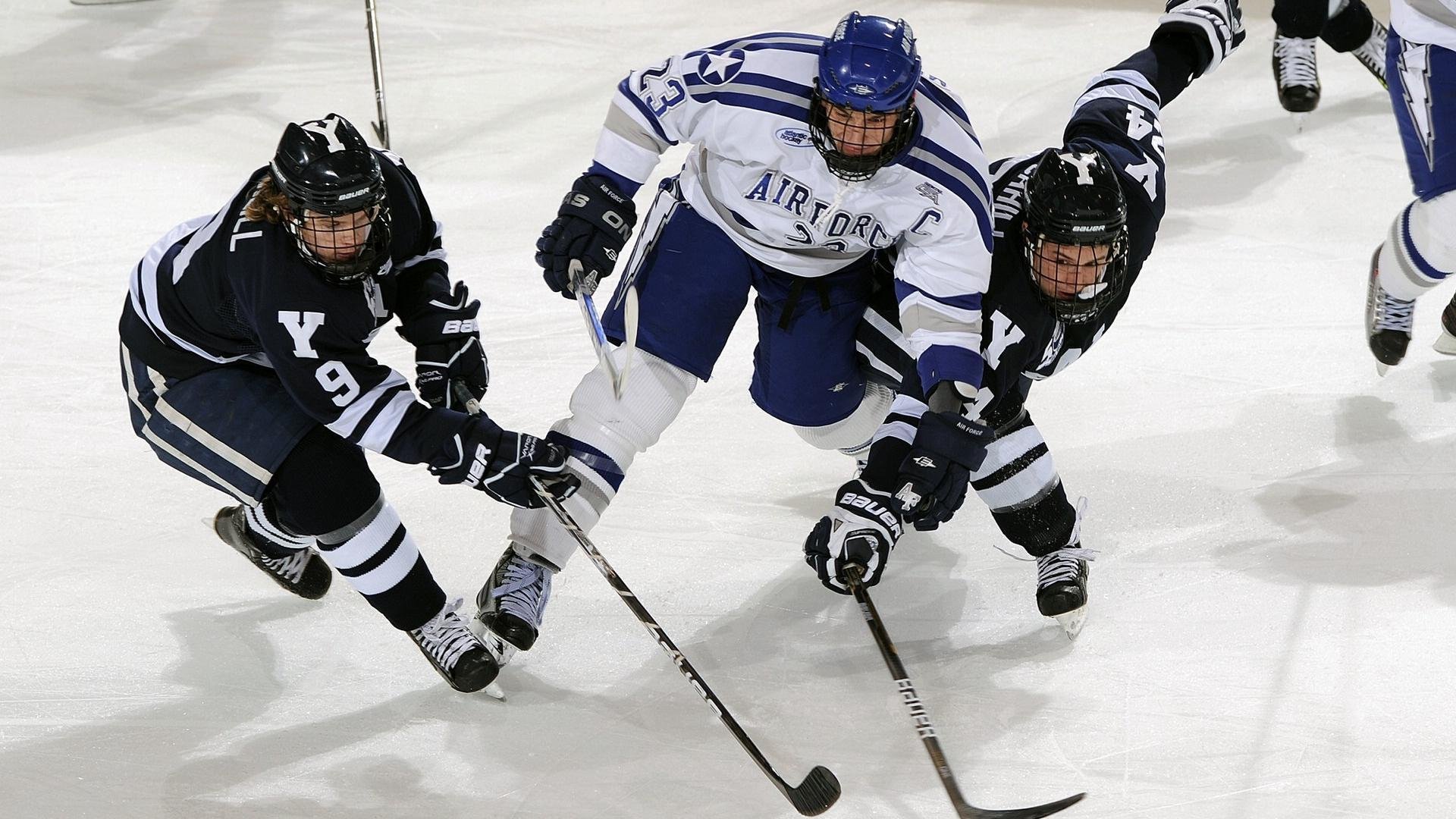 CBA季后赛激战正酣 辽宁队力克广东队挺进总决赛